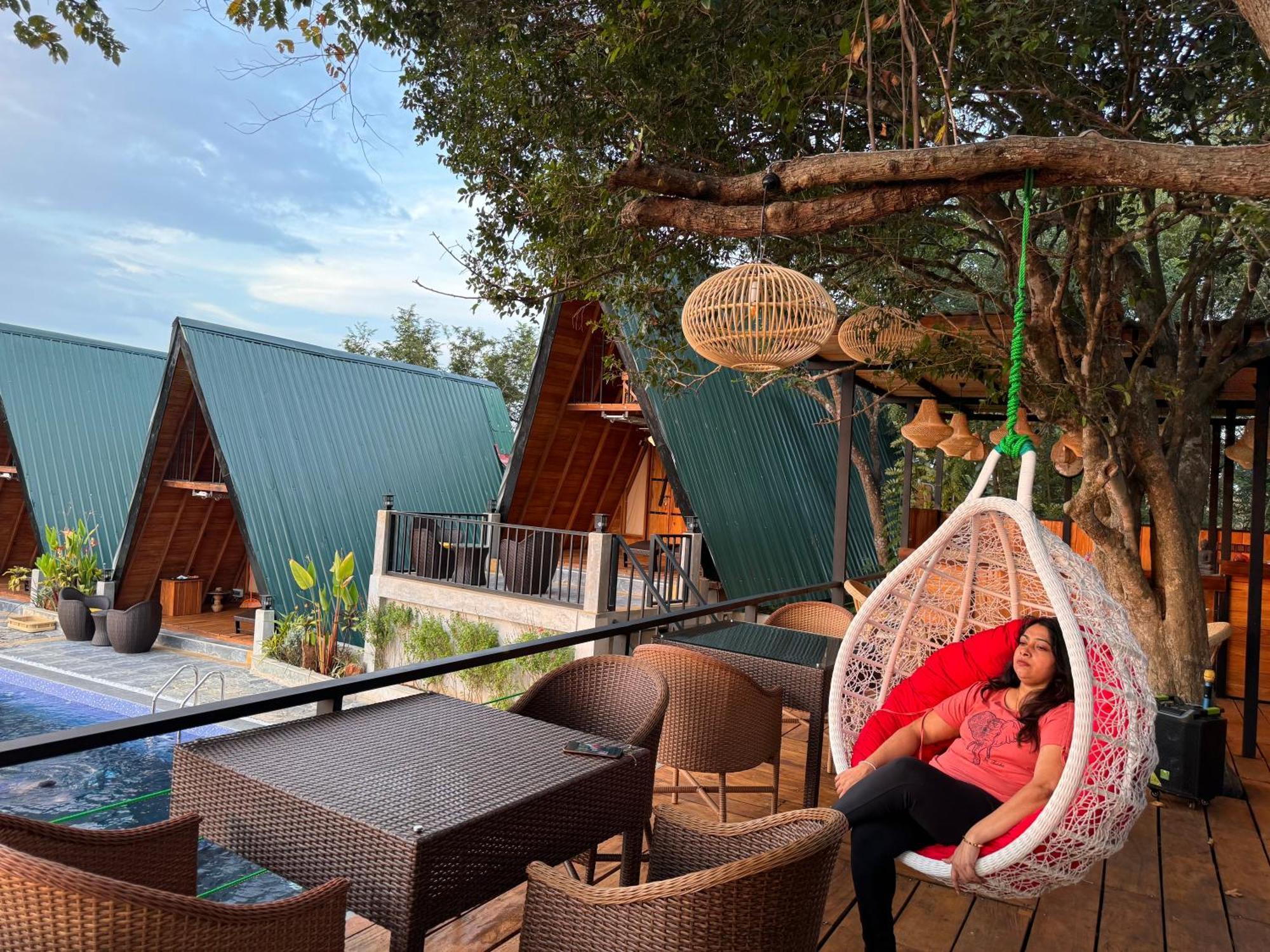 Sundown Lake Hotel & Spa Habarana Exterior foto